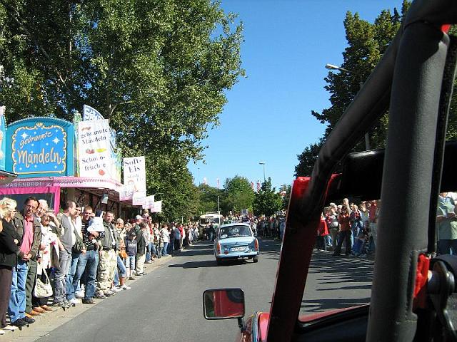 SD-Karte1 202.jpg - wie der FC Bayern auf dem Weg zum Rathausbalkon...